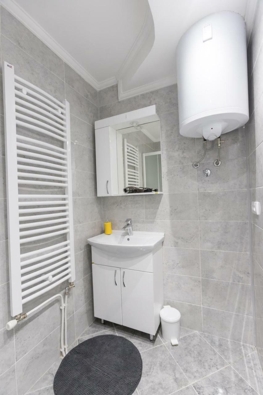 Manirosi 5 Apartment Subotica Exteriör bild