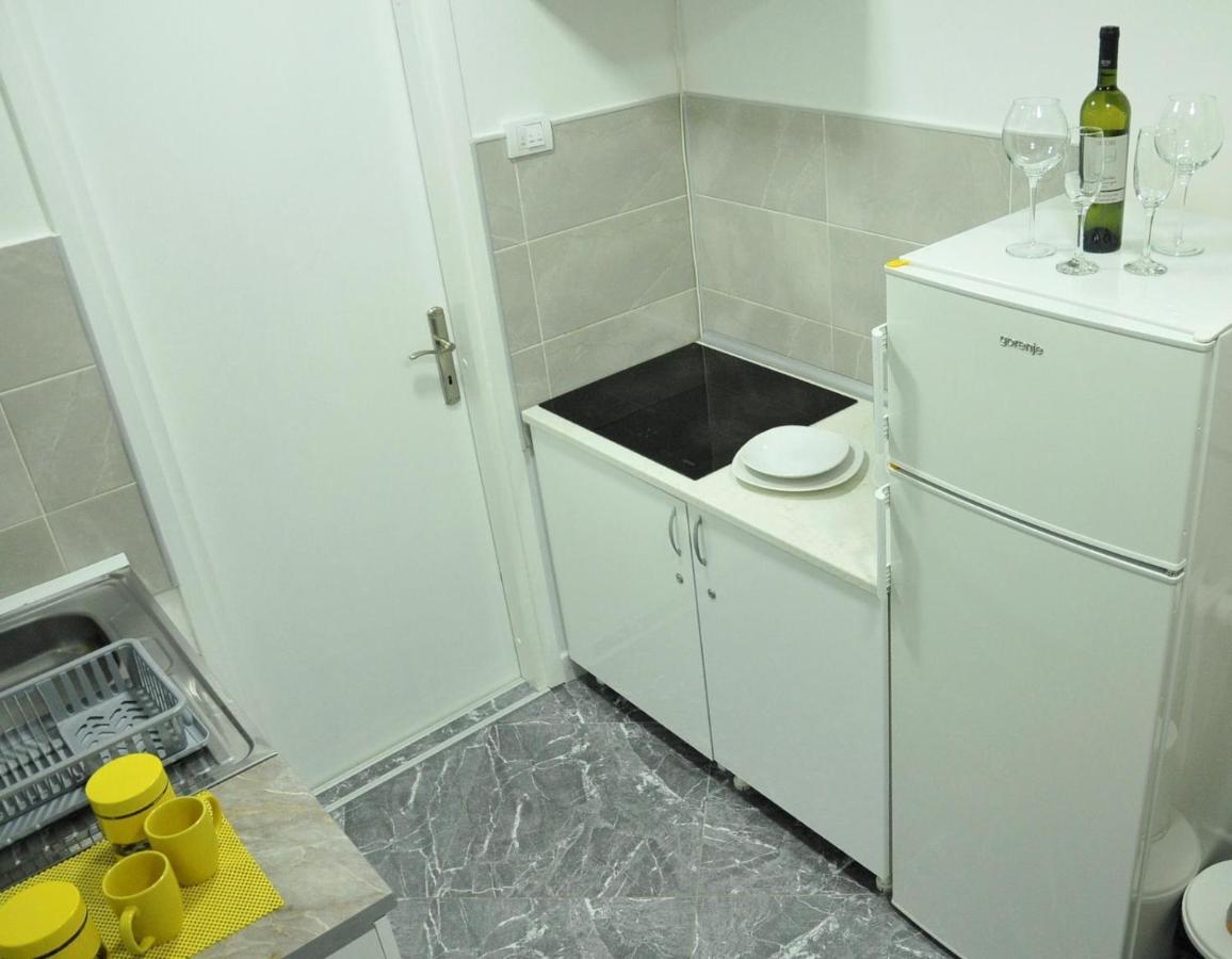 Manirosi 5 Apartment Subotica Exteriör bild